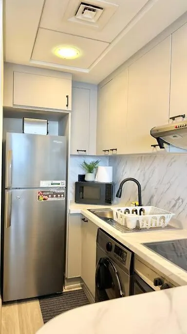 Amazing Modern Spacious Studio At Sky Gardens Difc Apartment Dubai 0*,  United Arab Emirates